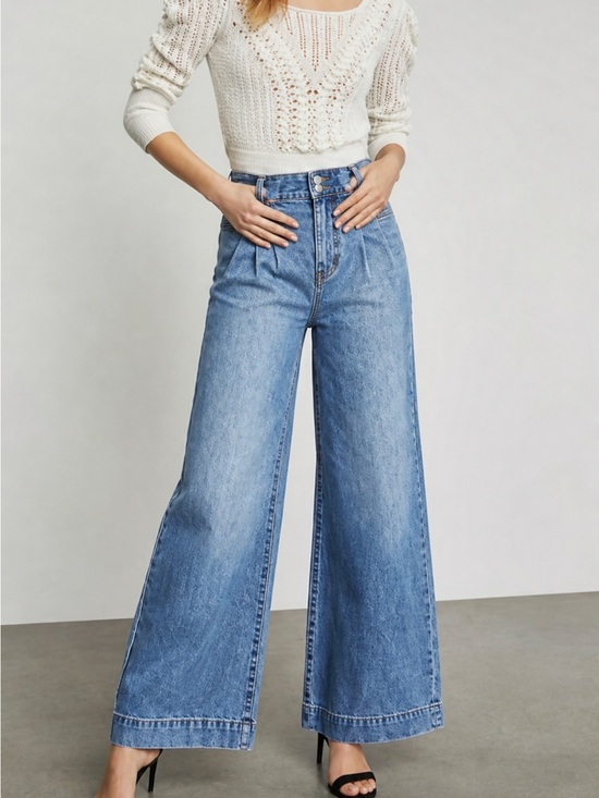 BCBGeneration Denim - BCBGeneration Pleated High rise 2 Button Wide Leg Jeans Size 3/26 x 31 Stretch